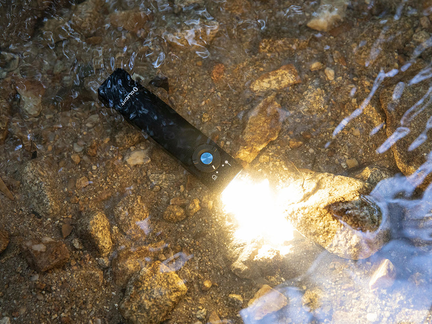 Olight Arkfeld Cool White