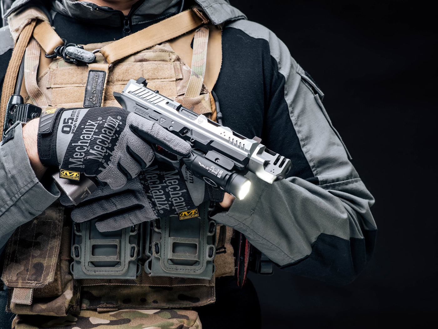 Olight PL-3R Valkyrie