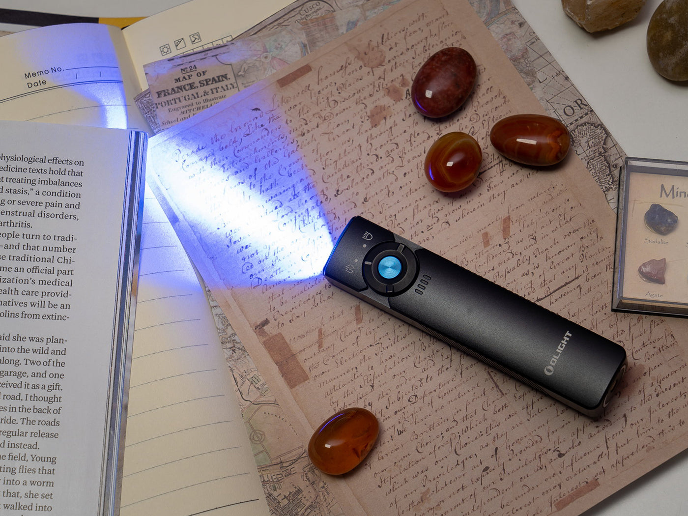 Olight Arkfeld UV