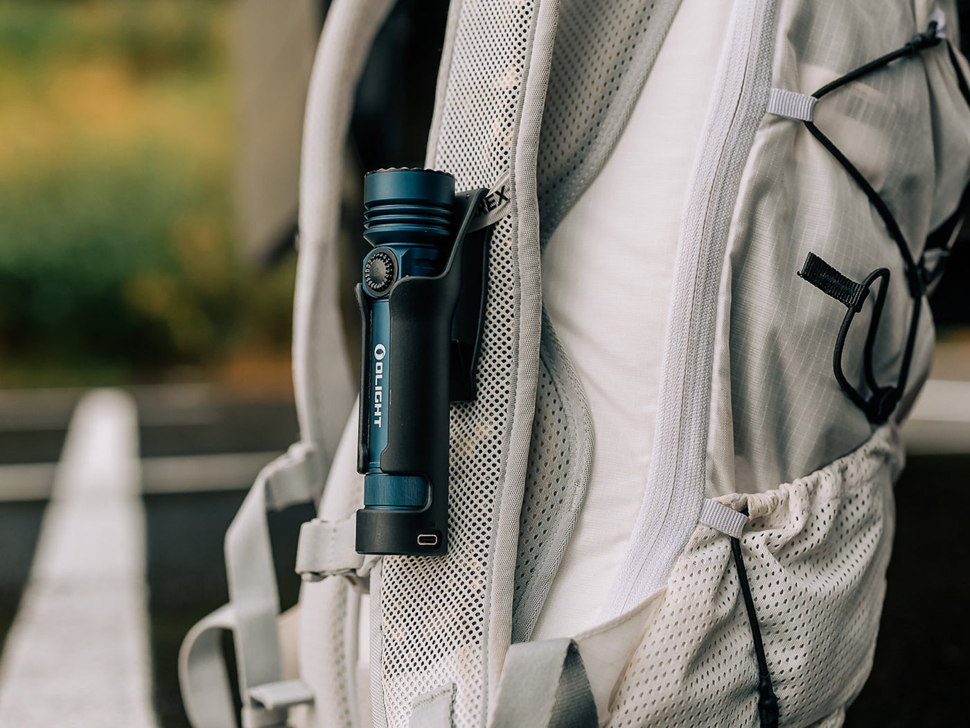 Olight Seeker 4 Pro Bleu Nuit